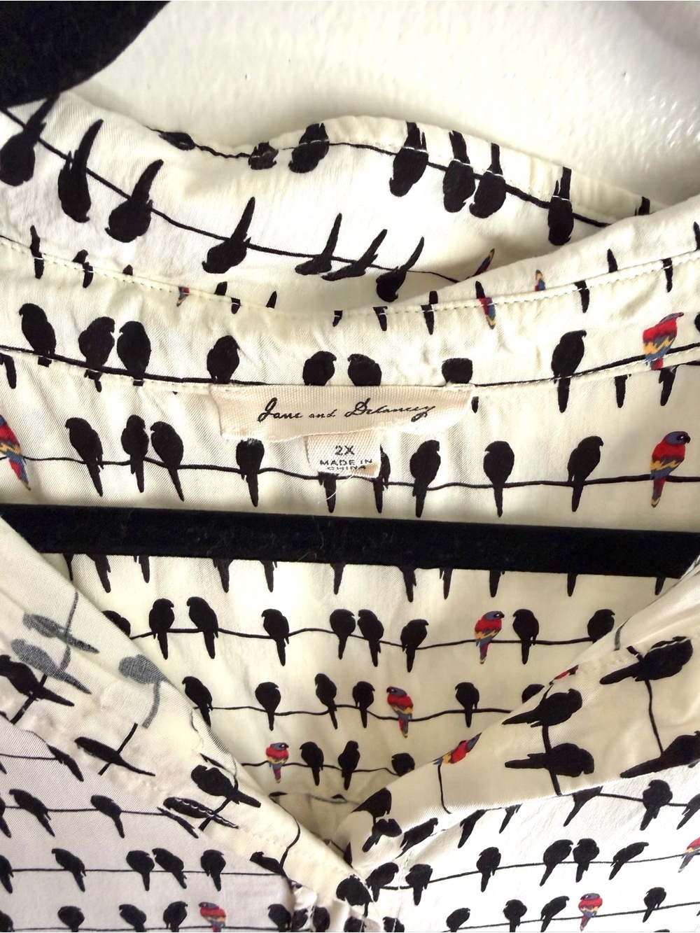 Jane and Delancey Cream Button-Down Shirt with Black and Red Bird Print🦜2X - Picture 5 of 5